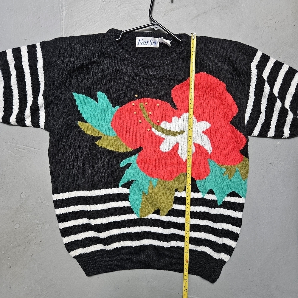 Vintage Fair Set Black and White Sz L Striped Knitted Sweater with Floral Design - Picture 8 of 10